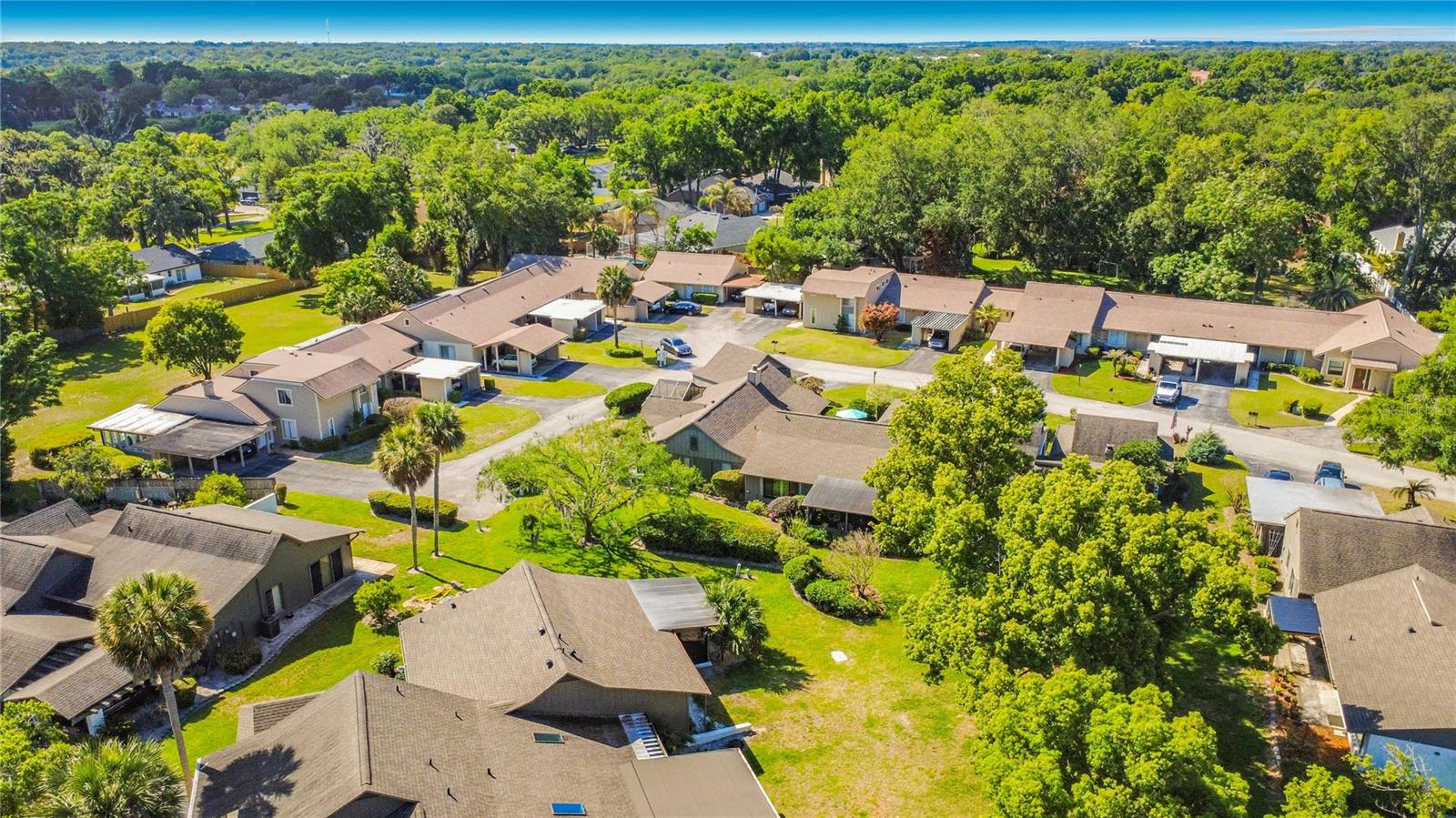 ERROL VILLAGE 01 CONDO - Residential