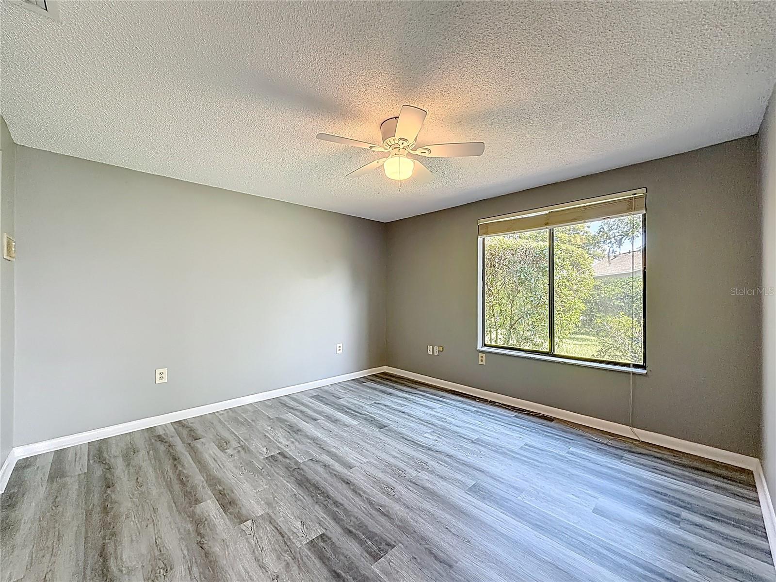 ERROL VILLAGE 01 CONDO - Residential