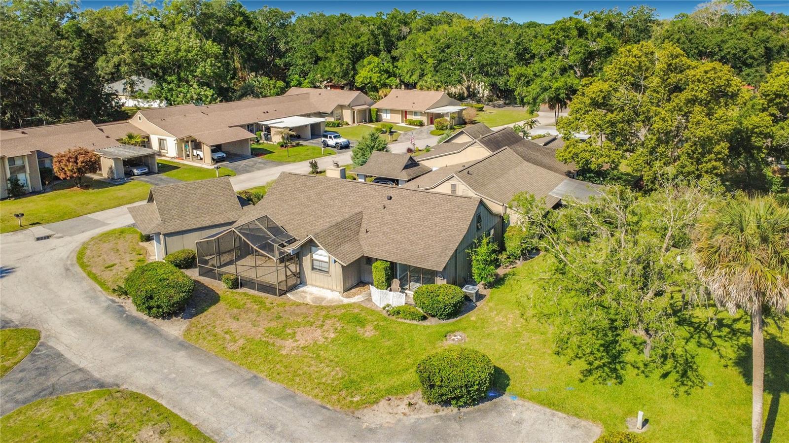 ERROL VILLAGE 01 CONDO - Residential