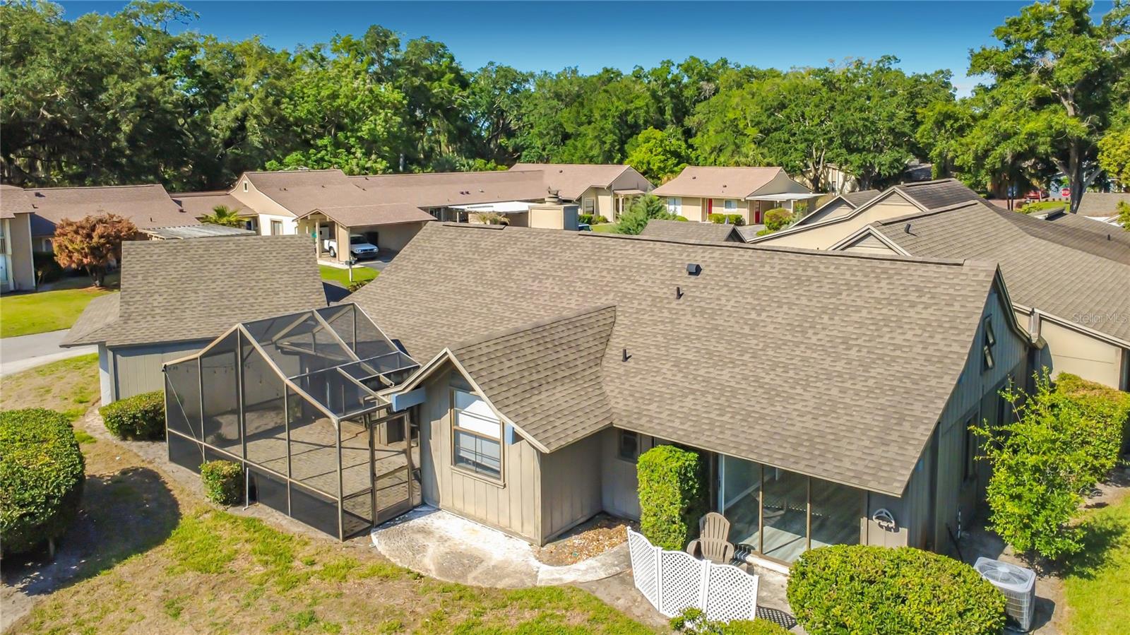 ERROL VILLAGE 01 CONDO - Residential