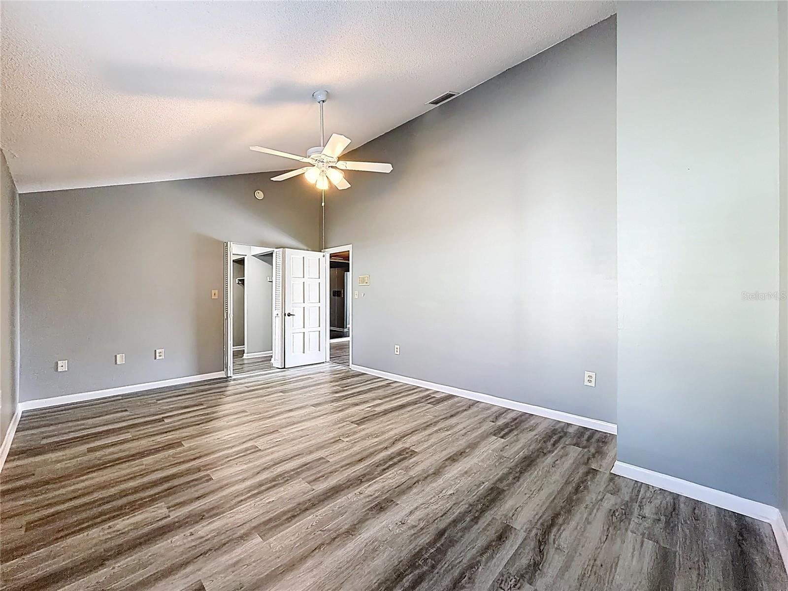 ERROL VILLAGE 01 CONDO - Residential