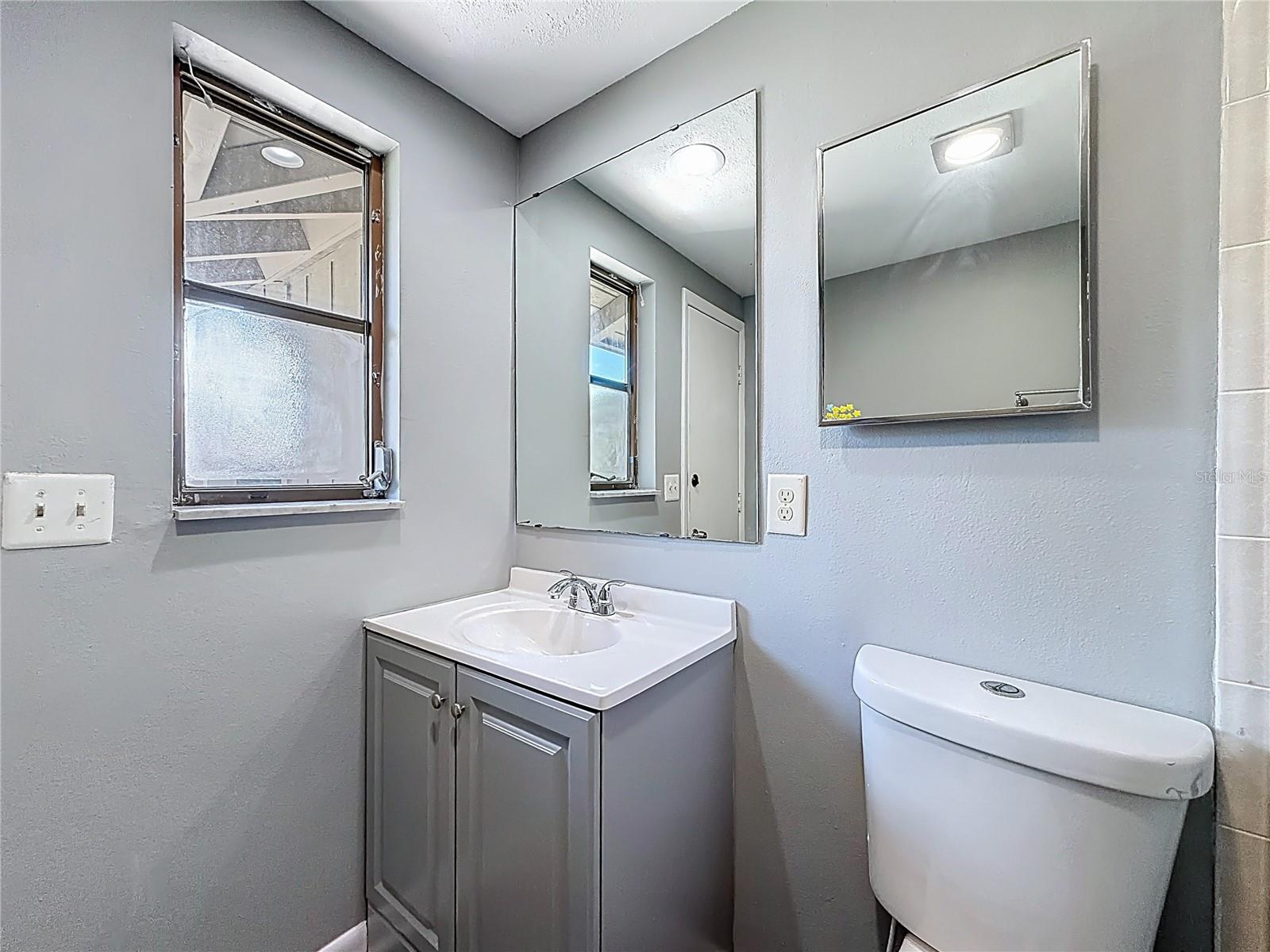 ERROL VILLAGE 01 CONDO - Residential