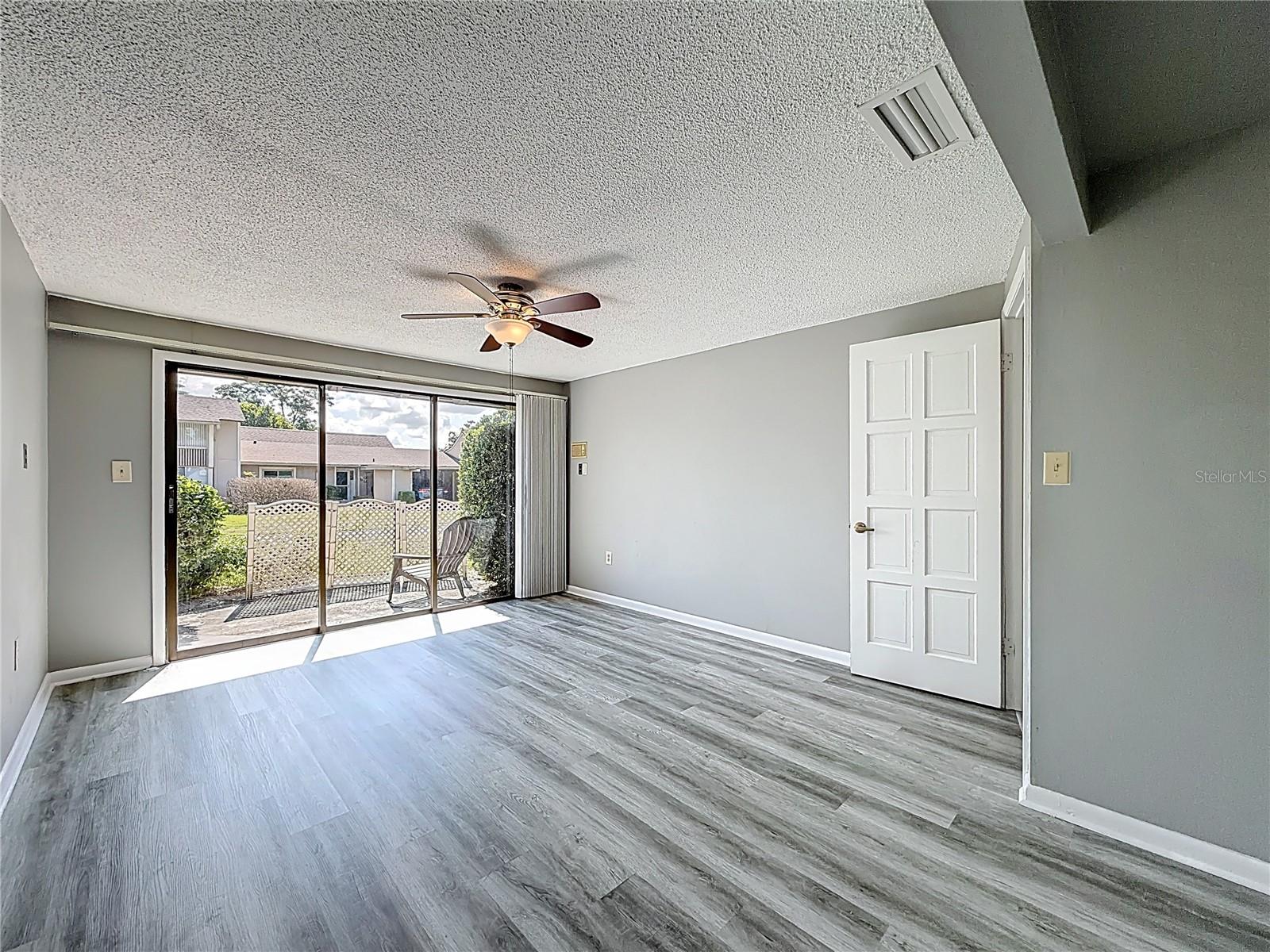 ERROL VILLAGE 01 CONDO - Residential