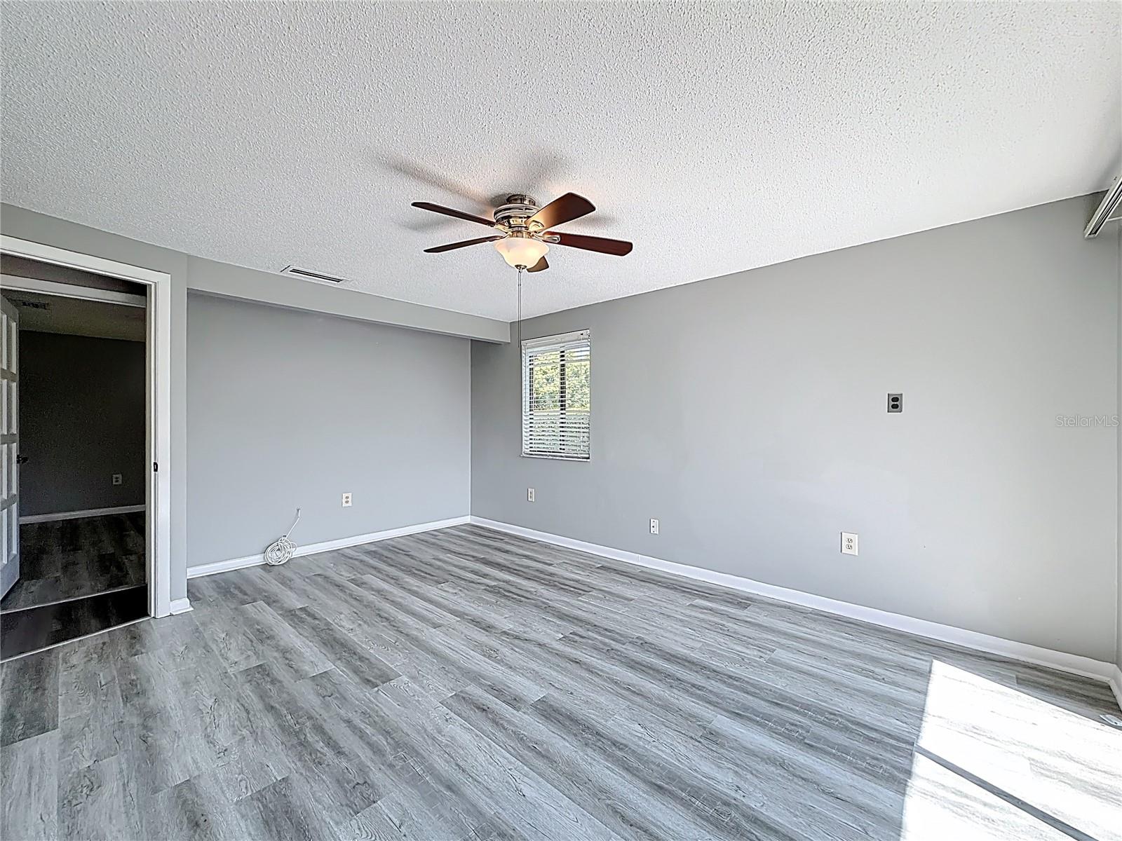 ERROL VILLAGE 01 CONDO - Residential