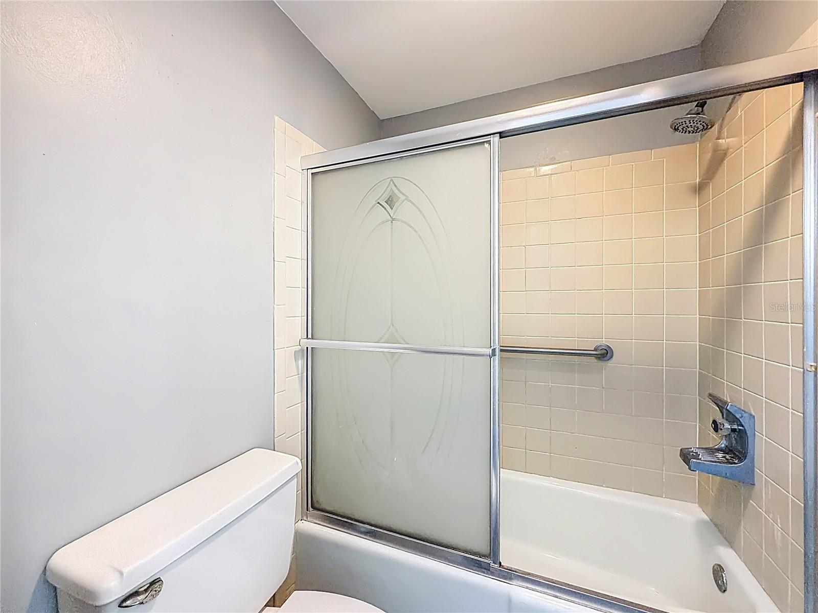 ERROL VILLAGE 01 CONDO - Residential