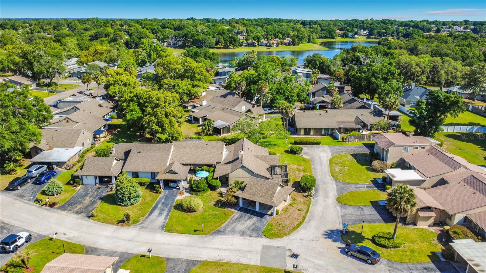 ERROL VILLAGE 01 CONDO - Residential