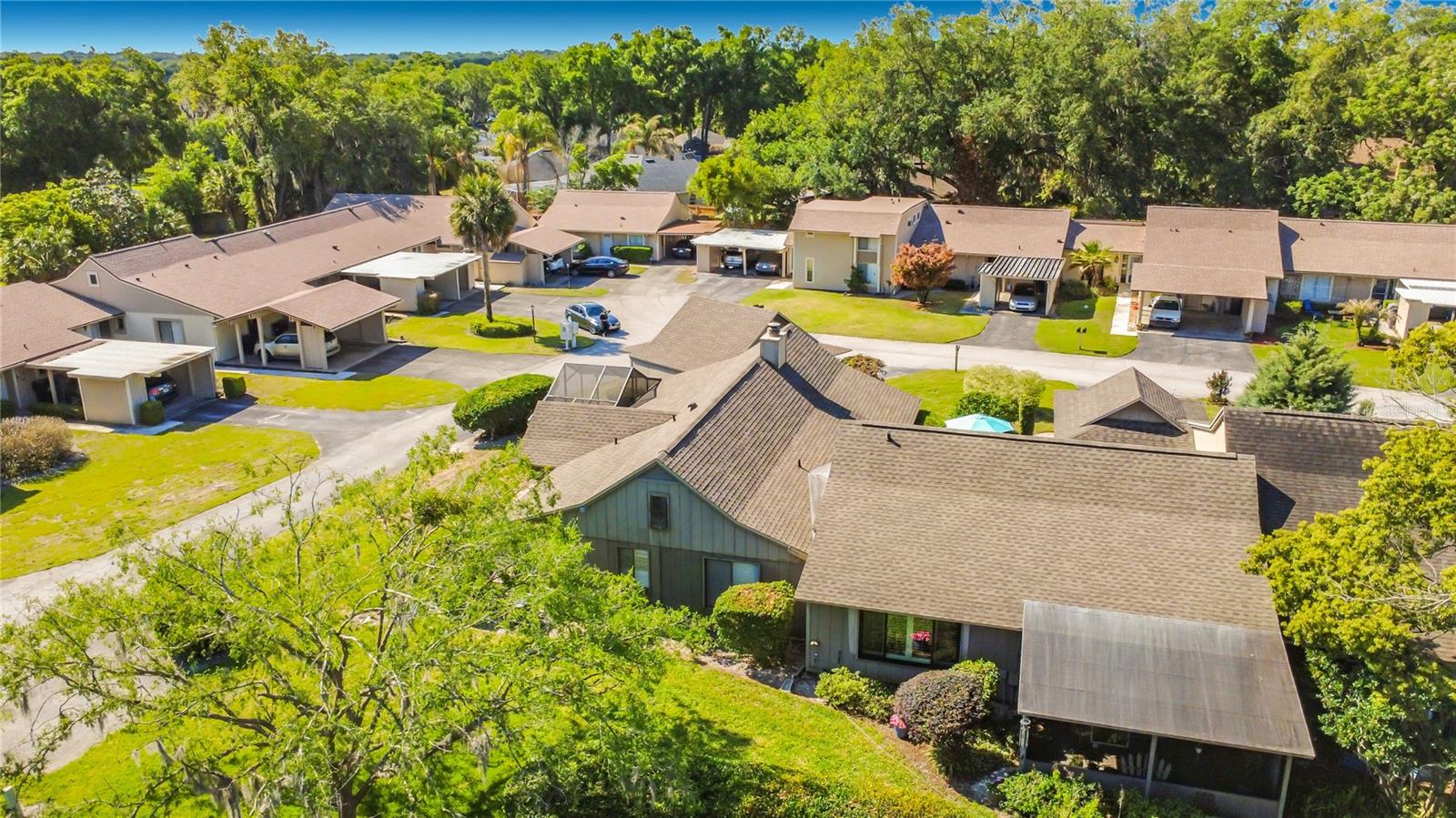 ERROL VILLAGE 01 CONDO - Residential