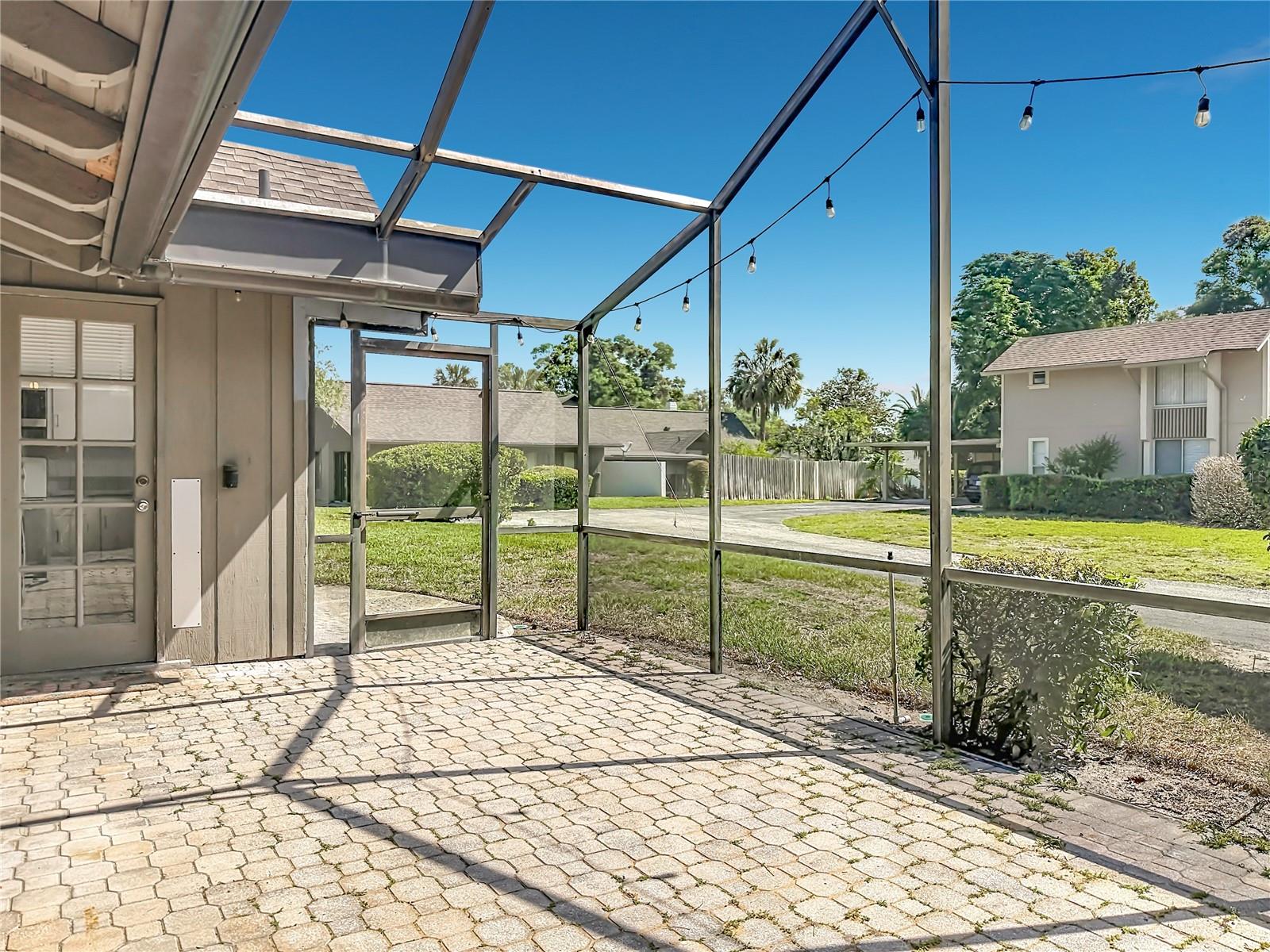 ERROL VILLAGE 01 CONDO - Residential