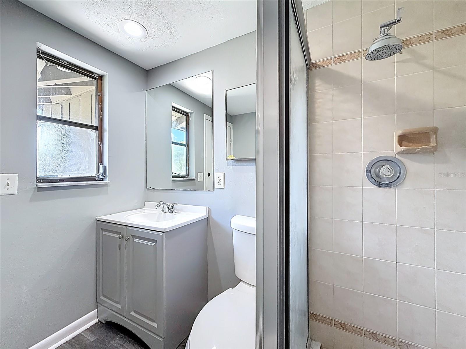 ERROL VILLAGE 01 CONDO - Residential