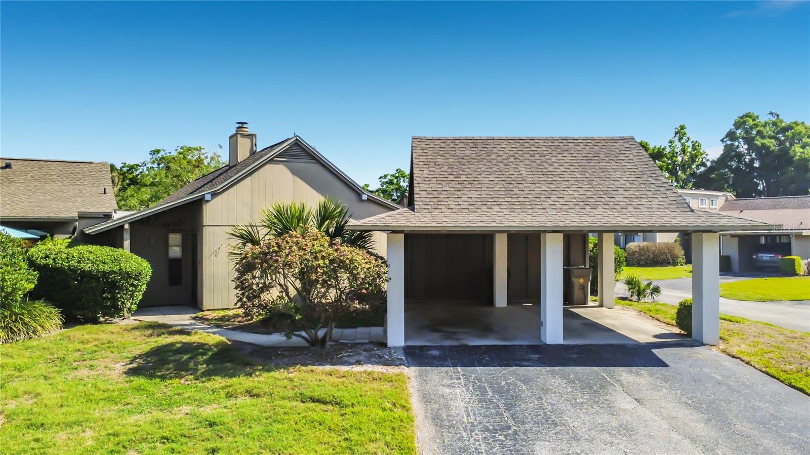 ERROL VILLAGE 01 CONDO - Residential