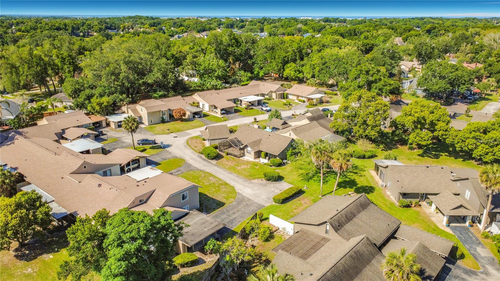 ERROL VILLAGE 01 CONDO - Residential