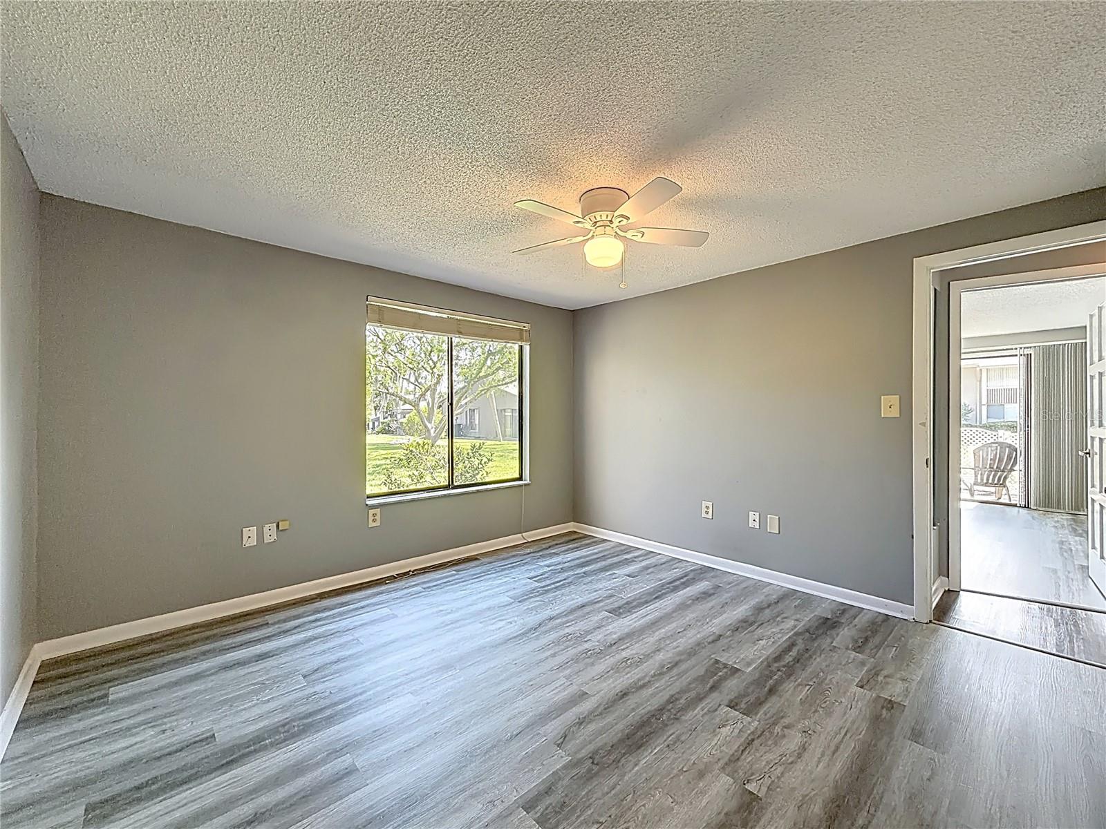 ERROL VILLAGE 01 CONDO - Residential