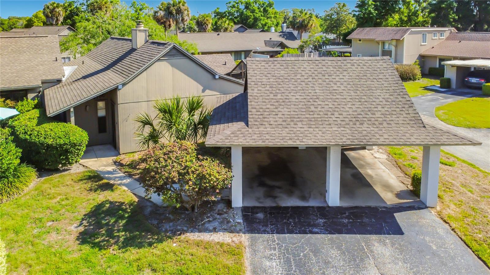 ERROL VILLAGE 01 CONDO - Residential