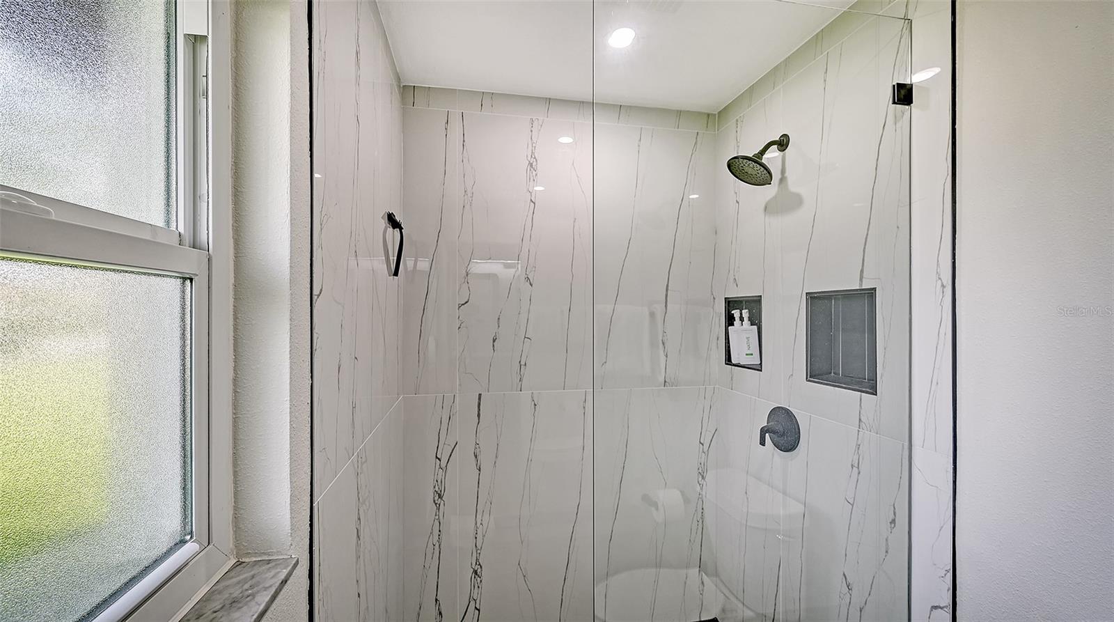 FOREST LAKES SOUTH - Residential Lease