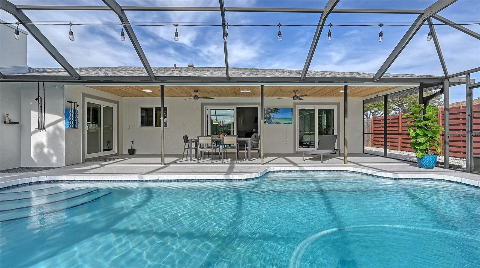 FOREST LAKES SOUTH - Residential Lease