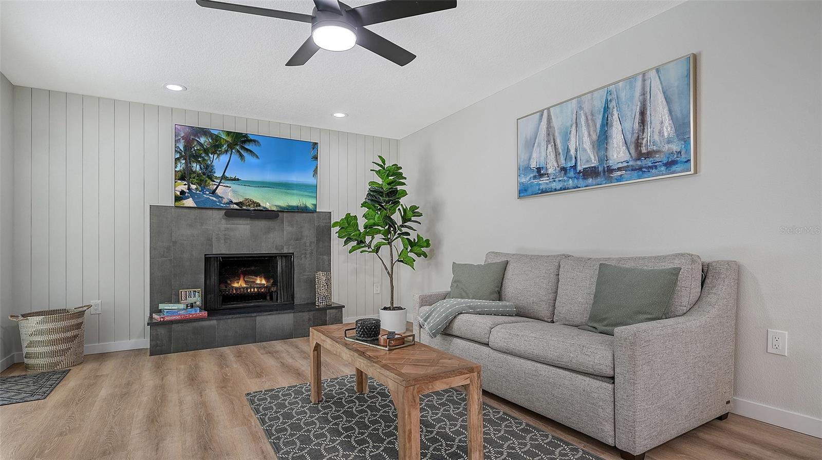 FOREST LAKES SOUTH - Residential Lease