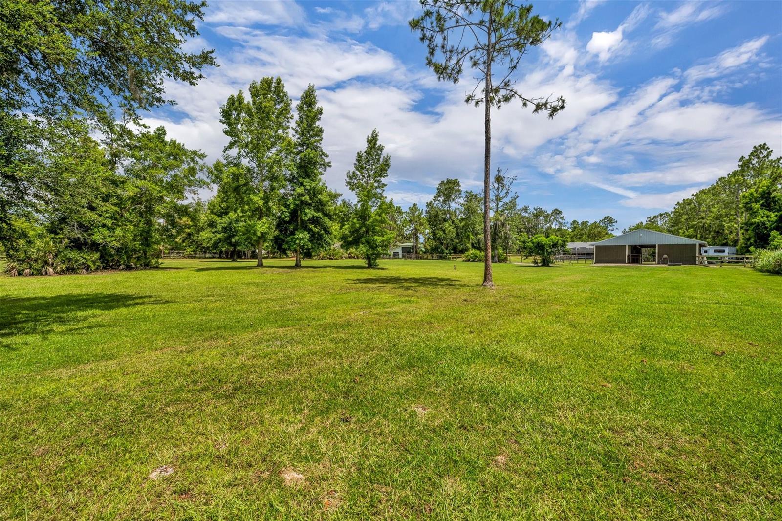 WOODLAND ESTATES - Residential