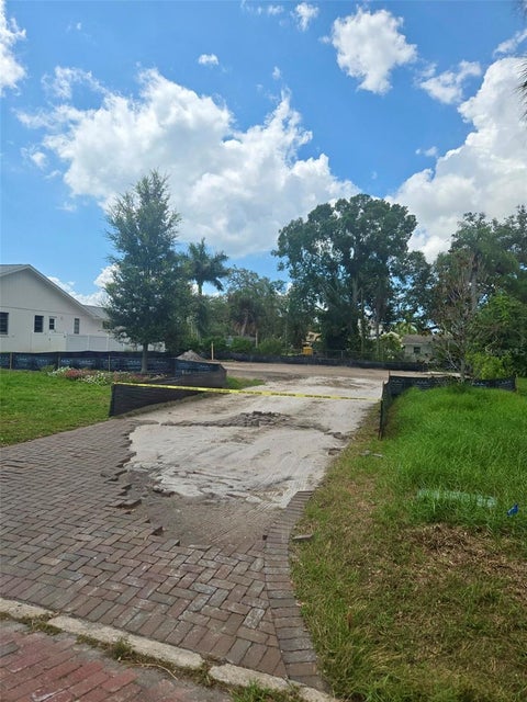 Photo of 319 Rafael Boulevard NE, St Petersburg, FL 33704 (MLS # TB8542295)