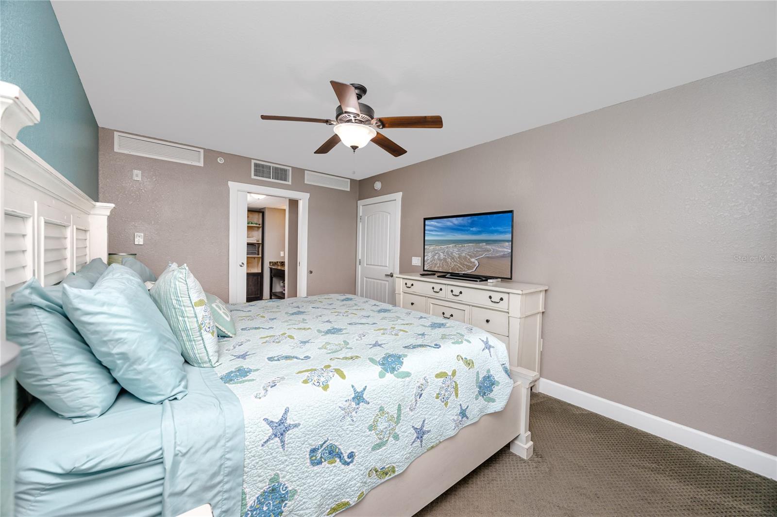 HARBOURSIDE AT MARKER 33 VACATION CONDO - Residential
