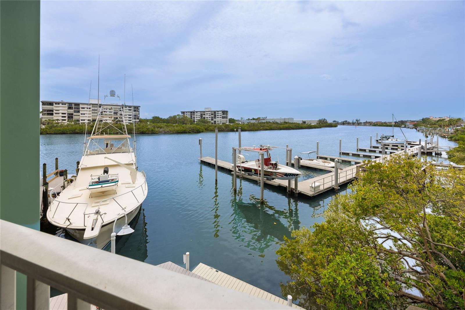 HARBOURSIDE AT MARKER 33 VACATION CONDO - Residential