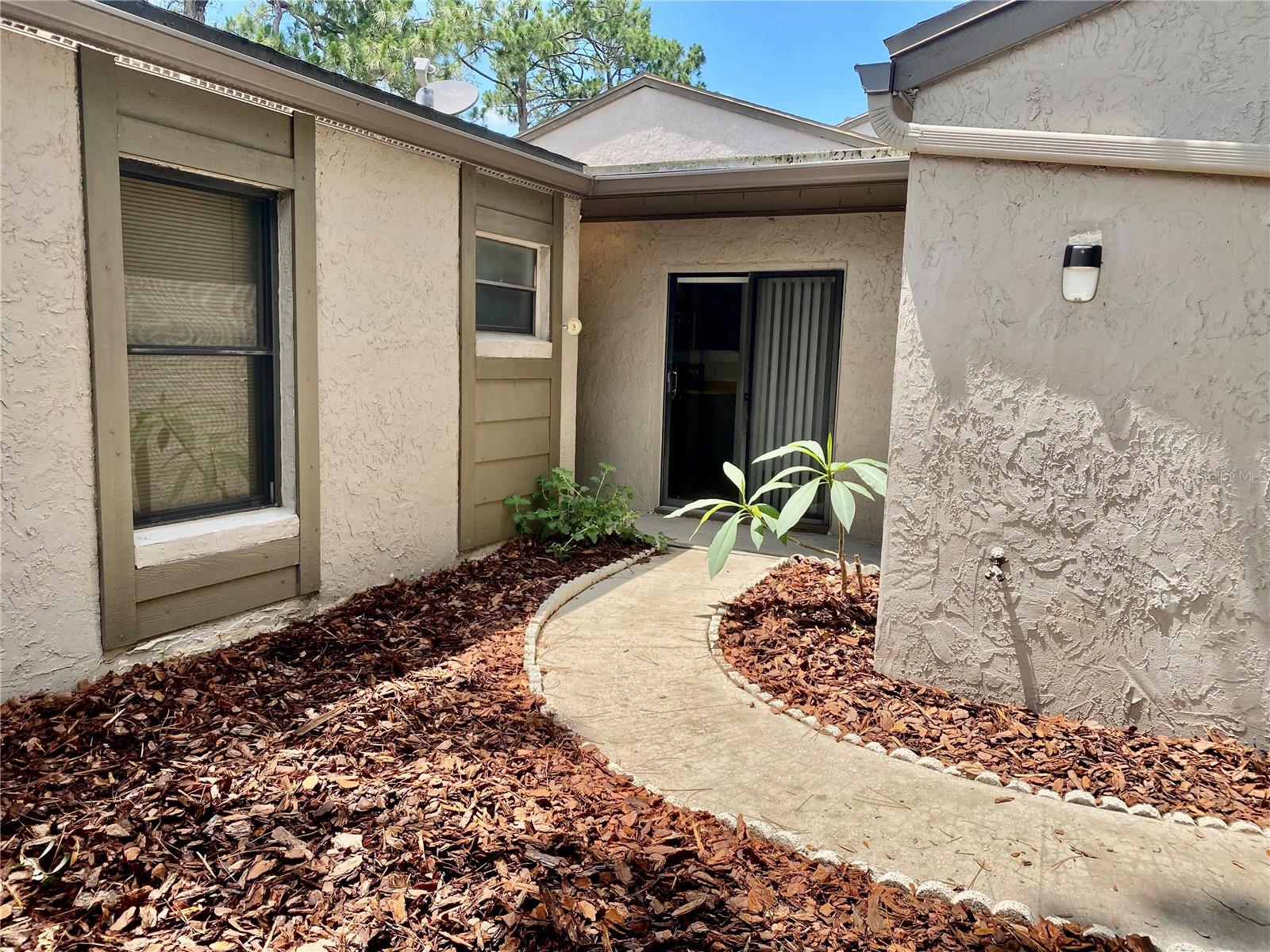 650 WOODRIDGE DRIVE