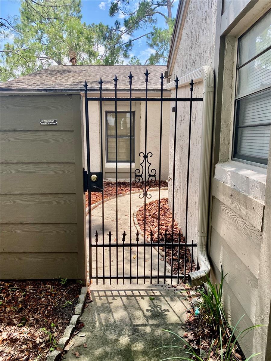 650 WOODRIDGE DRIVE
