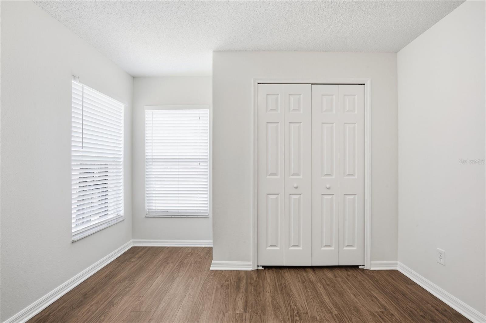 BEACON LAKES CONDO 05 - Residential