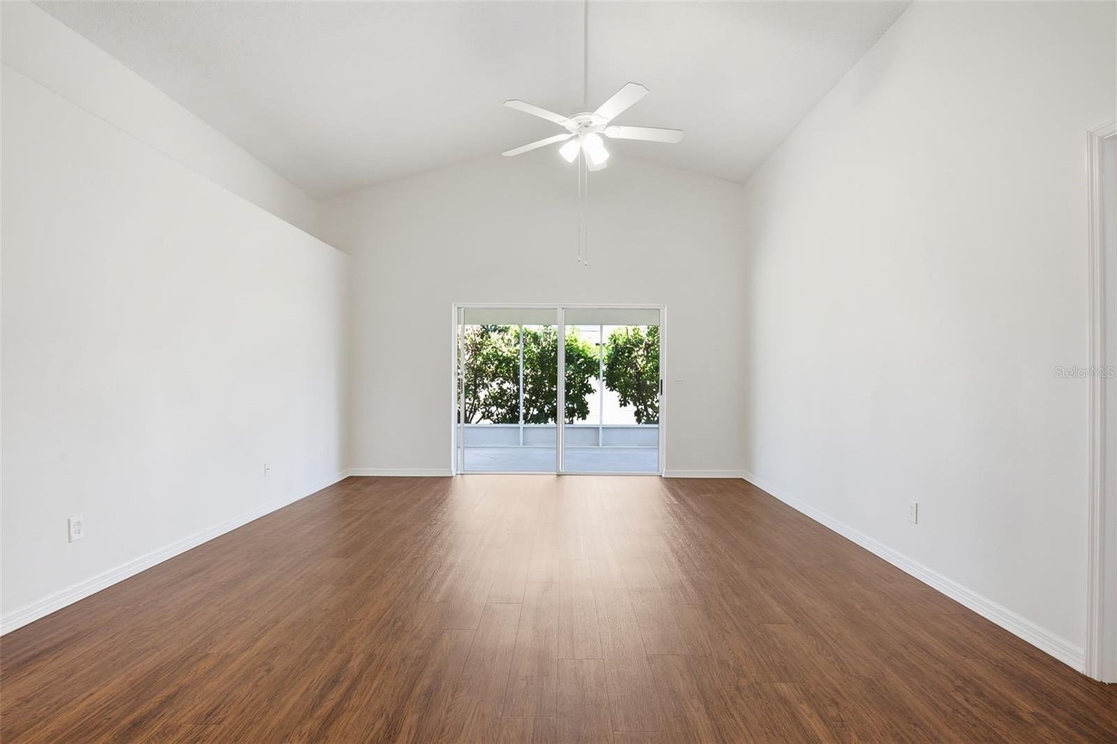 BEACON LAKES CONDO 05 - Residential