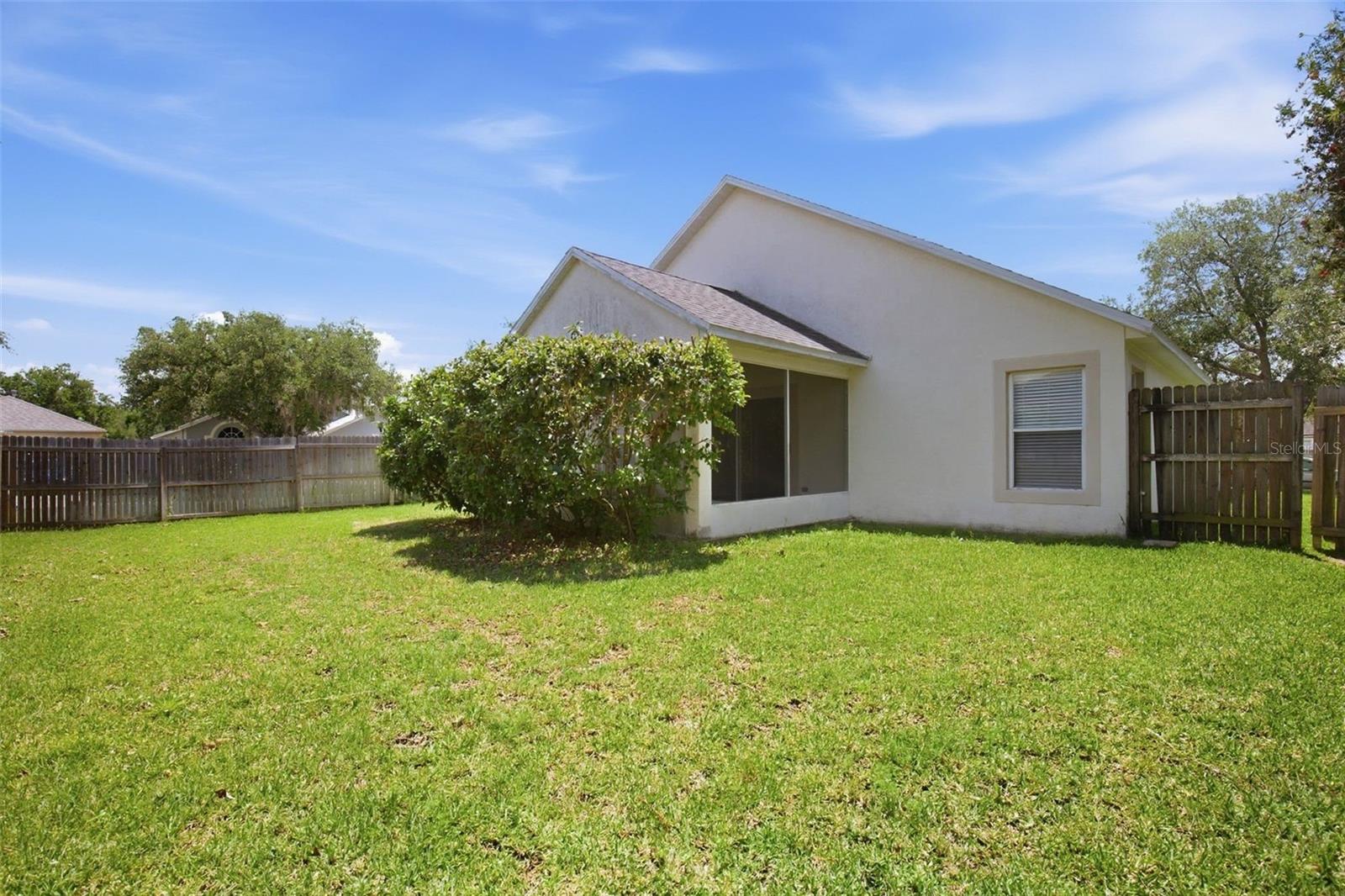 BEACON LAKES CONDO 05 - Residential