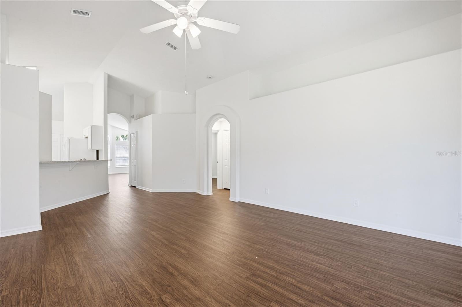 BEACON LAKES CONDO 05 - Residential