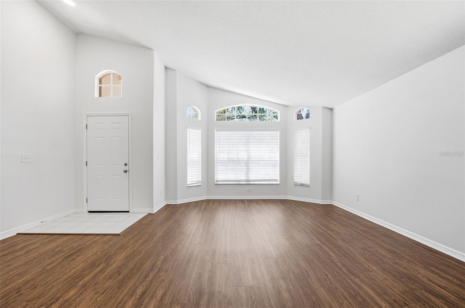 BEACON LAKES CONDO 05 - Residential