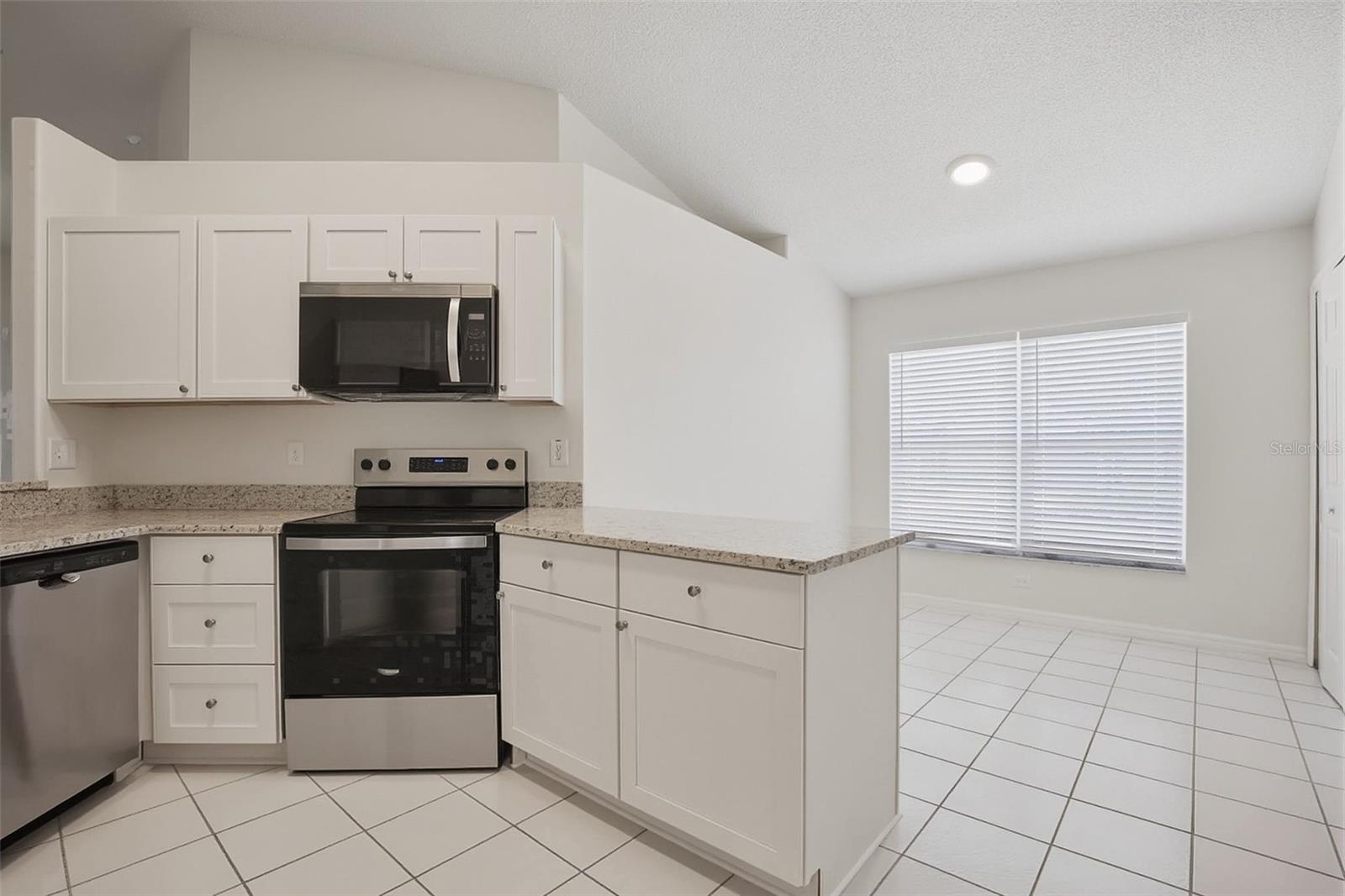 BEACON LAKES CONDO 05 - Residential