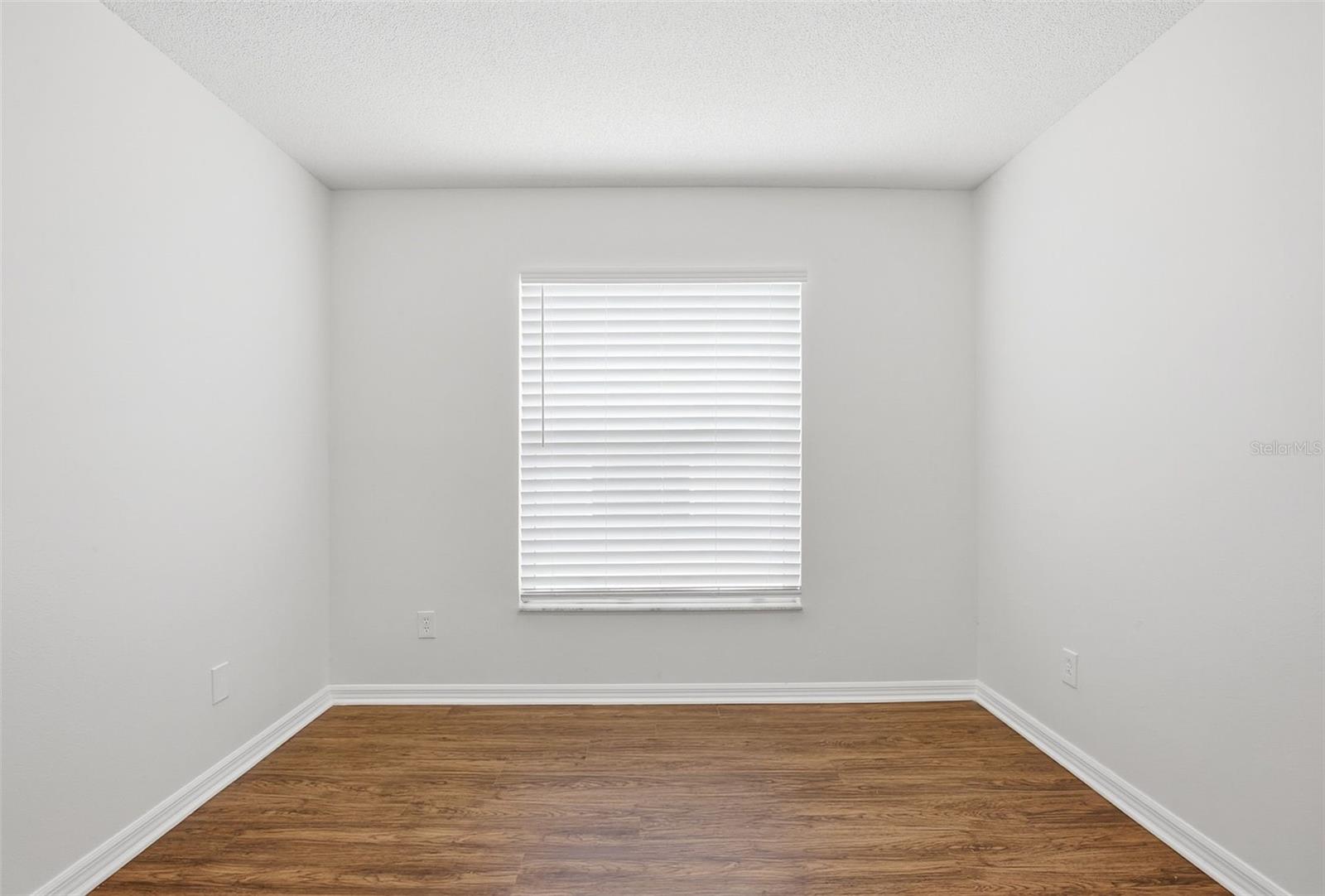 BEACON LAKES CONDO 05 - Residential