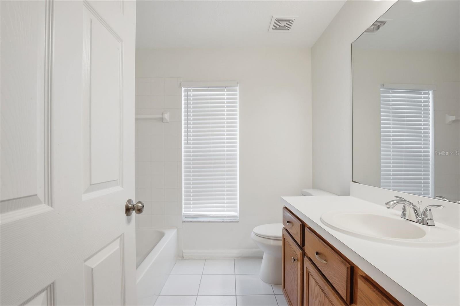 BEACON LAKES CONDO 05 - Residential