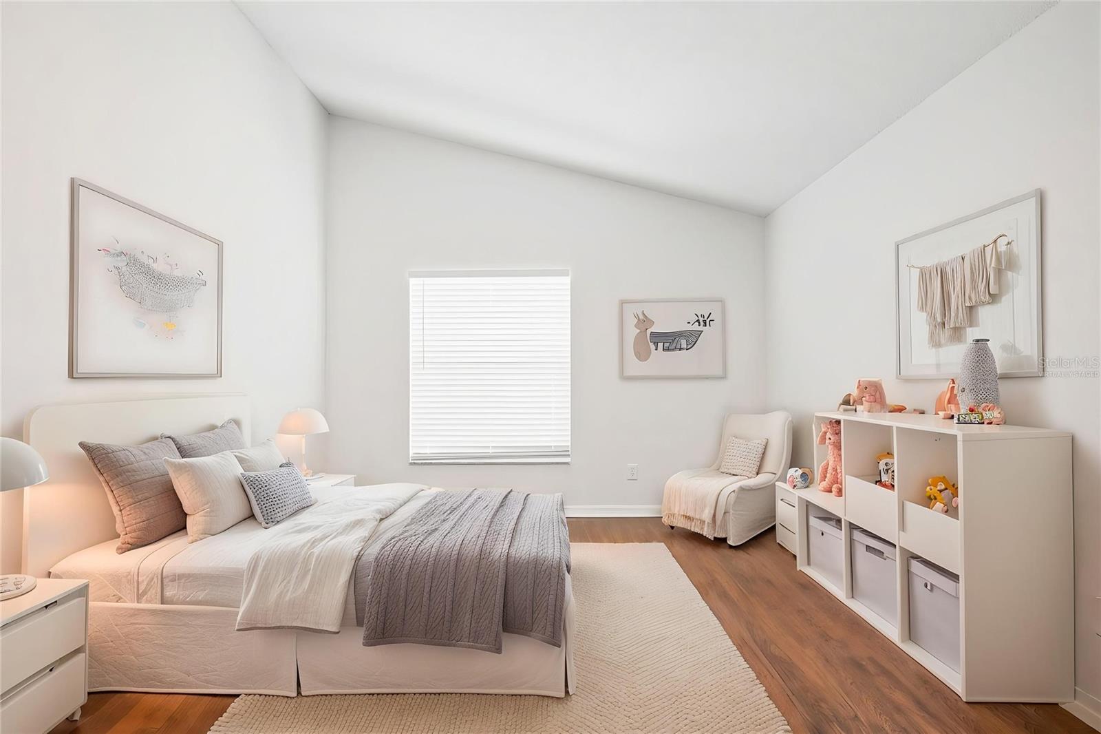 BEACON LAKES CONDO 05 - Residential