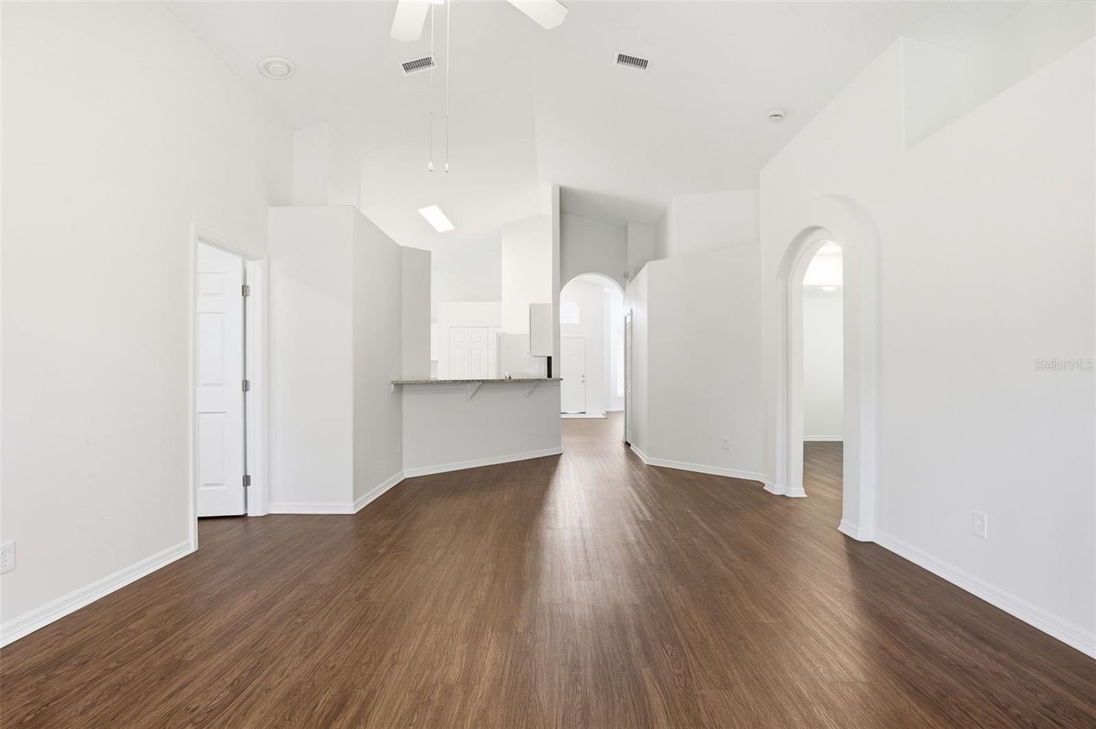 BEACON LAKES CONDO 05 - Residential