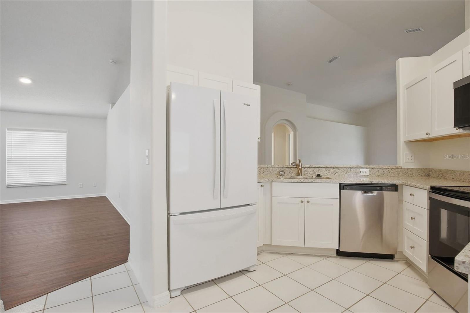 BEACON LAKES CONDO 05 - Residential