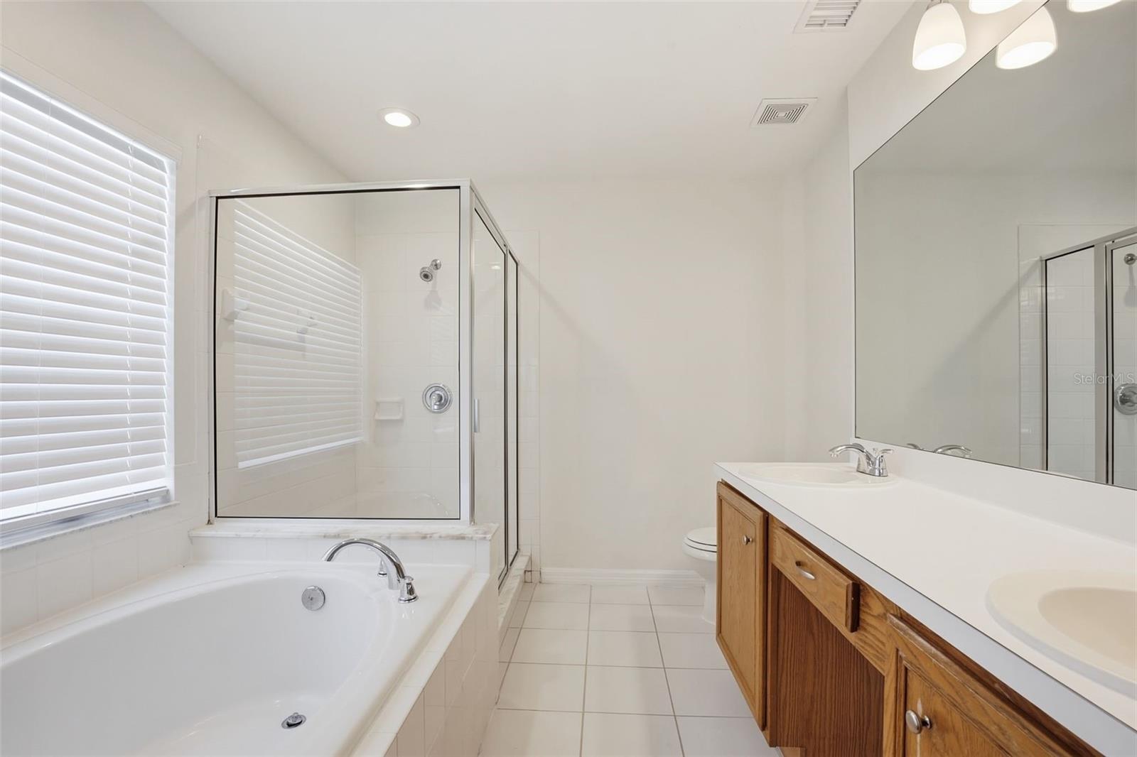 BEACON LAKES CONDO 05 - Residential