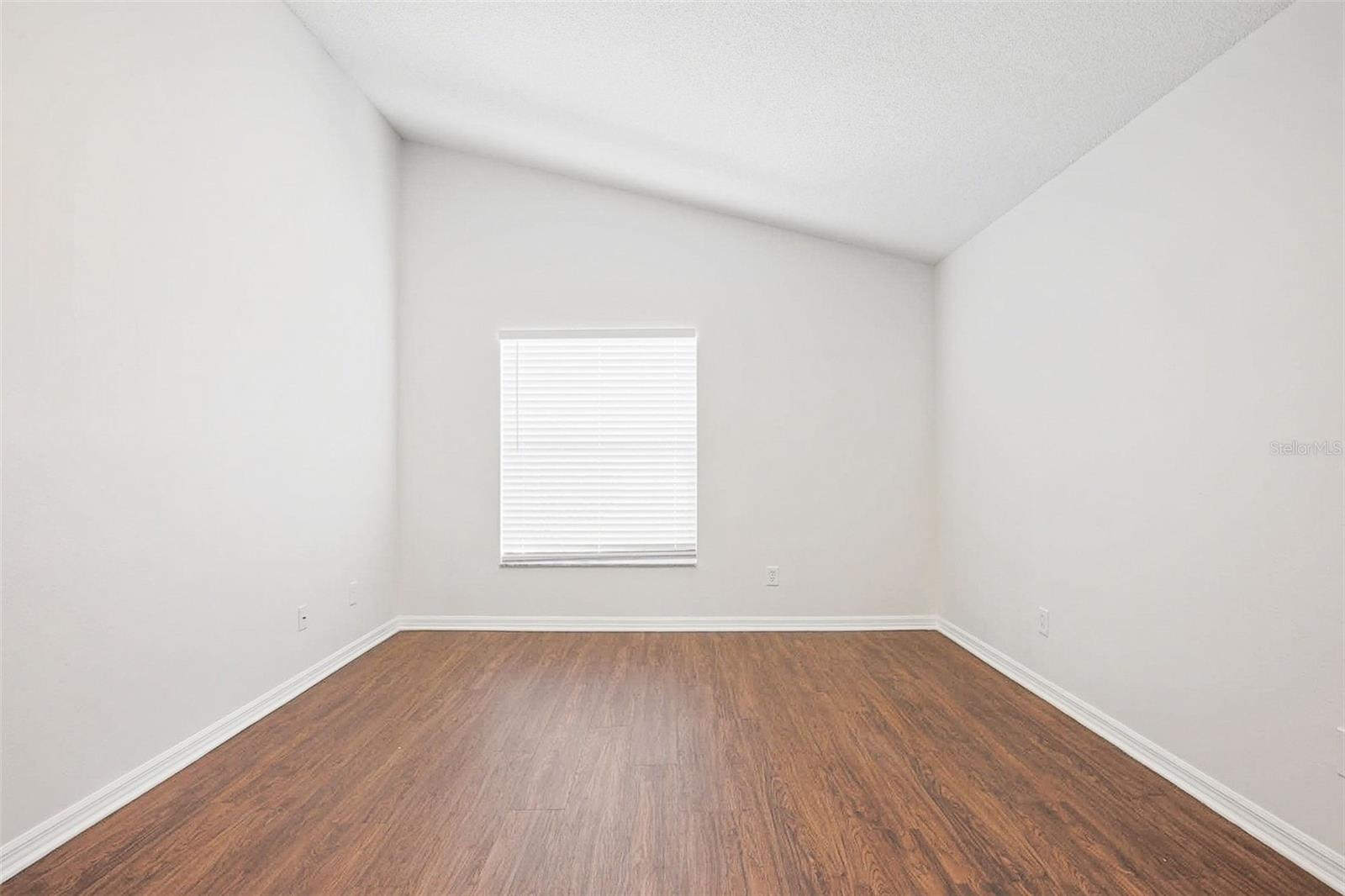 BEACON LAKES CONDO 05 - Residential