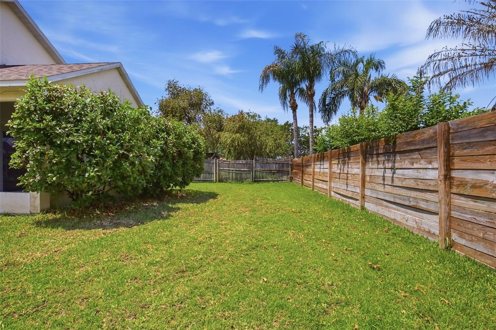 BEACON LAKES CONDO 05 - Residential