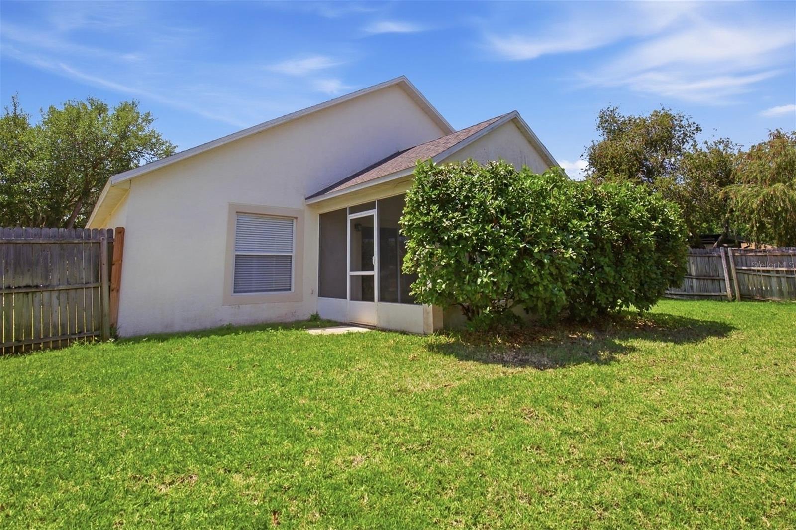 BEACON LAKES CONDO 05 - Residential