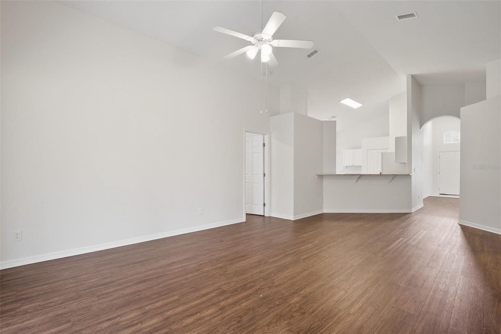 BEACON LAKES CONDO 05 - Residential