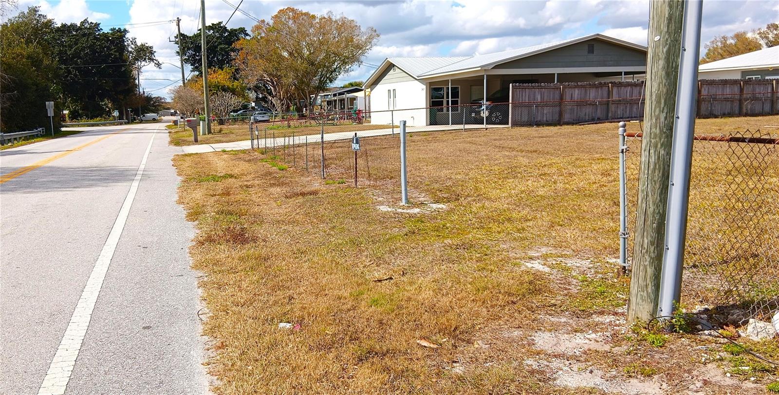 TREASURE ISLAND UN 06 - Land