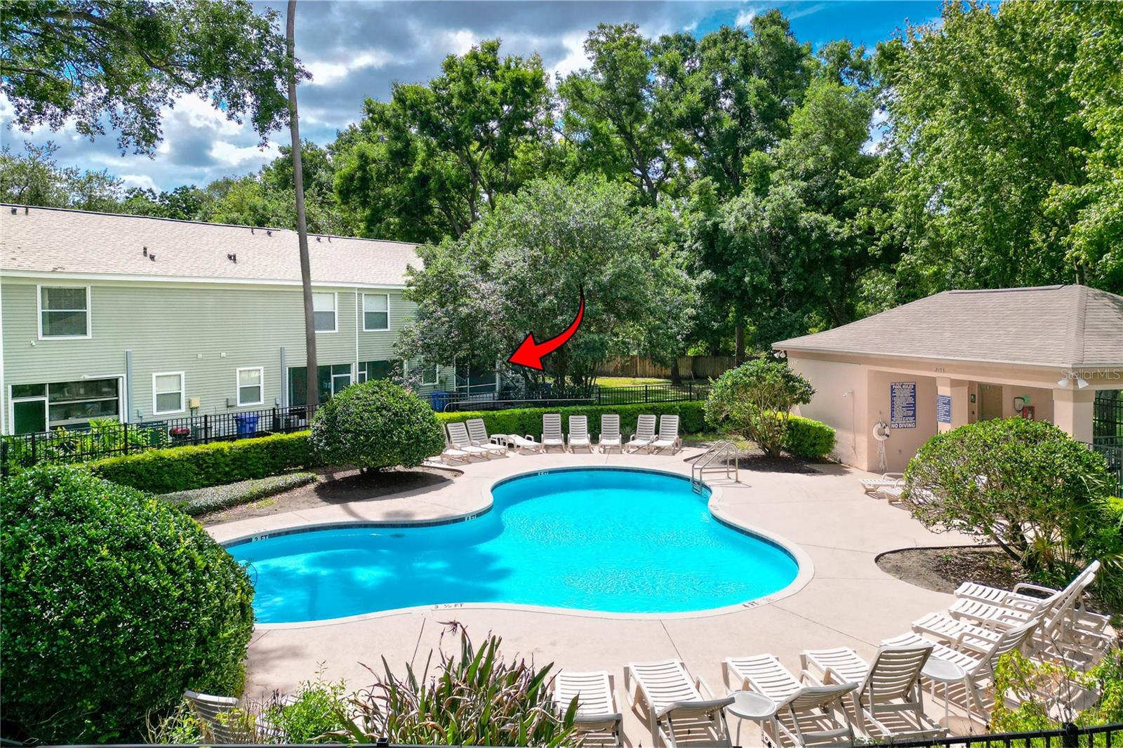 OAK VALLEY TWNHMS - Residential