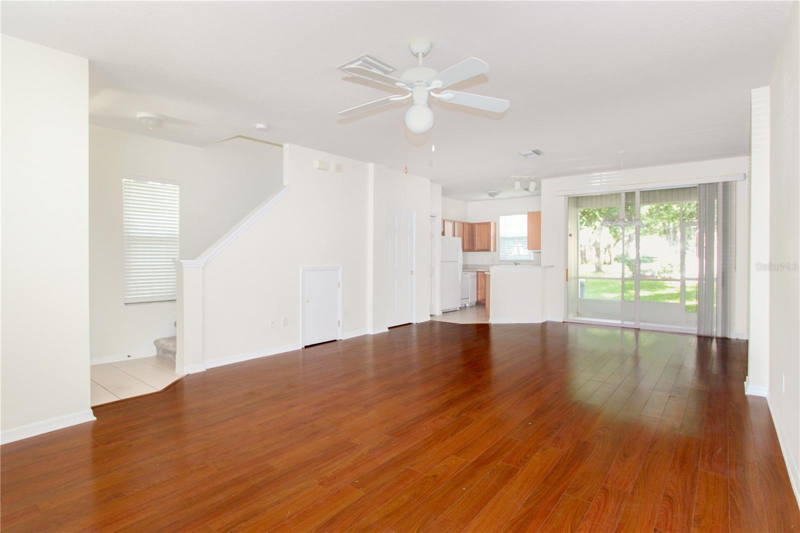 OAK VALLEY TWNHMS - Residential