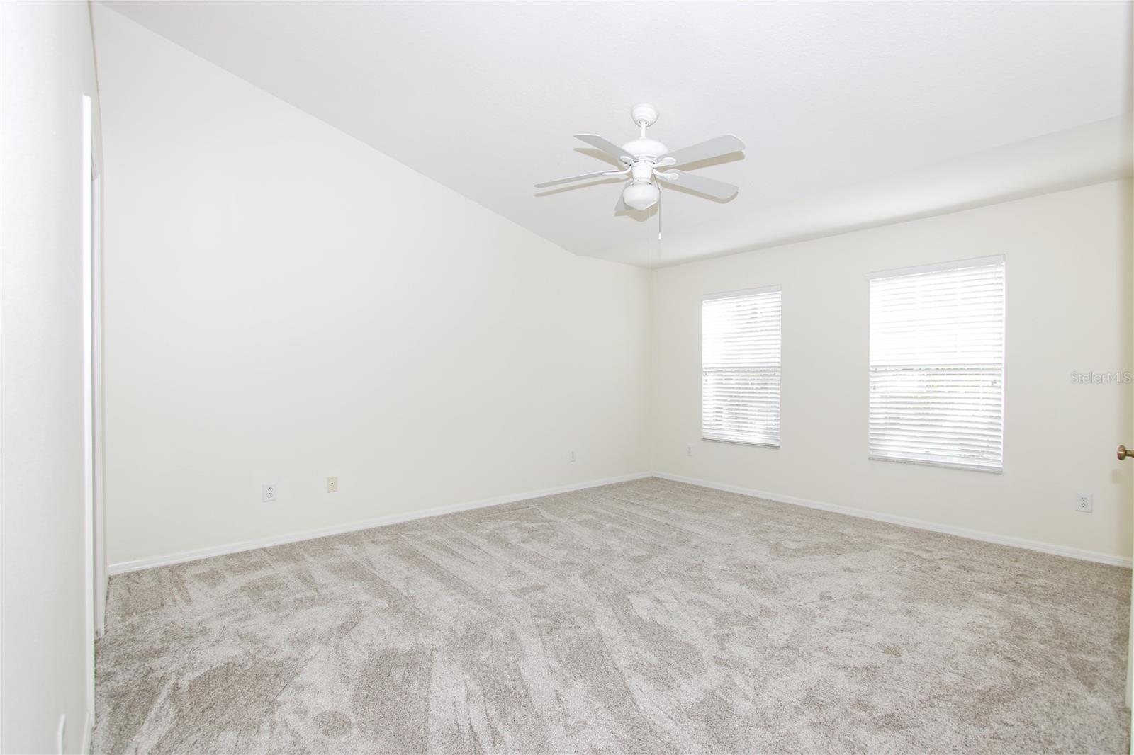 OAK VALLEY TWNHMS - Residential