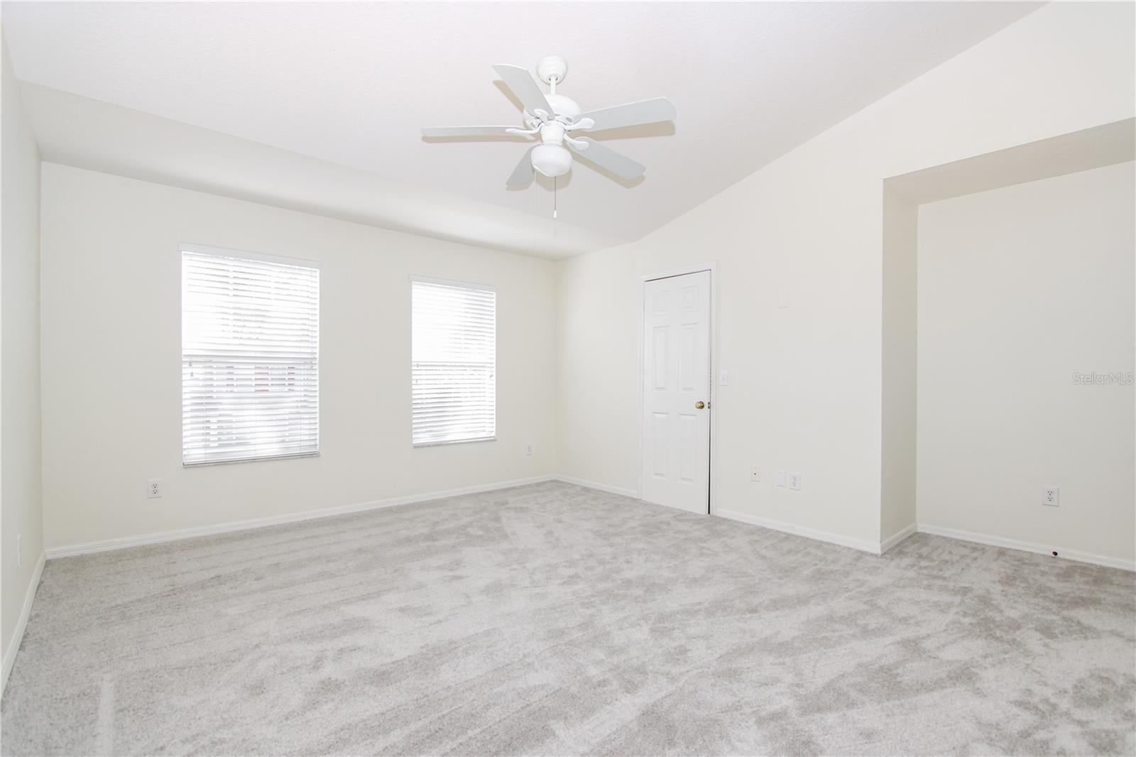 OAK VALLEY TWNHMS - Residential