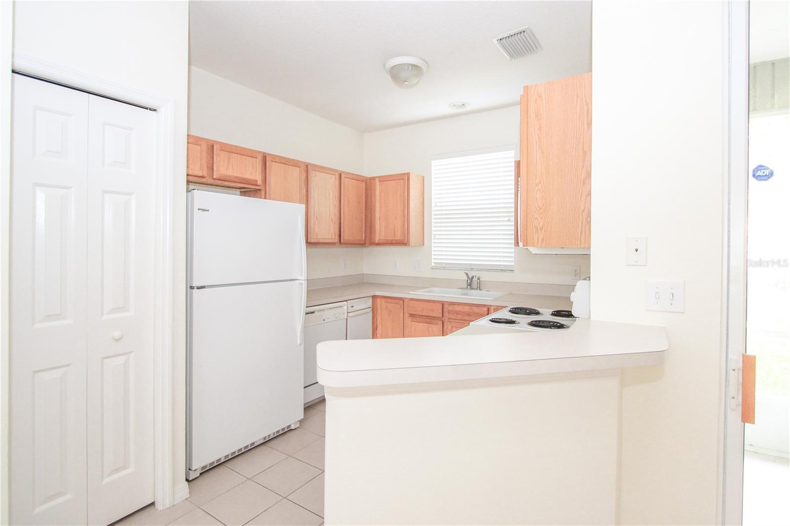 OAK VALLEY TWNHMS - Residential