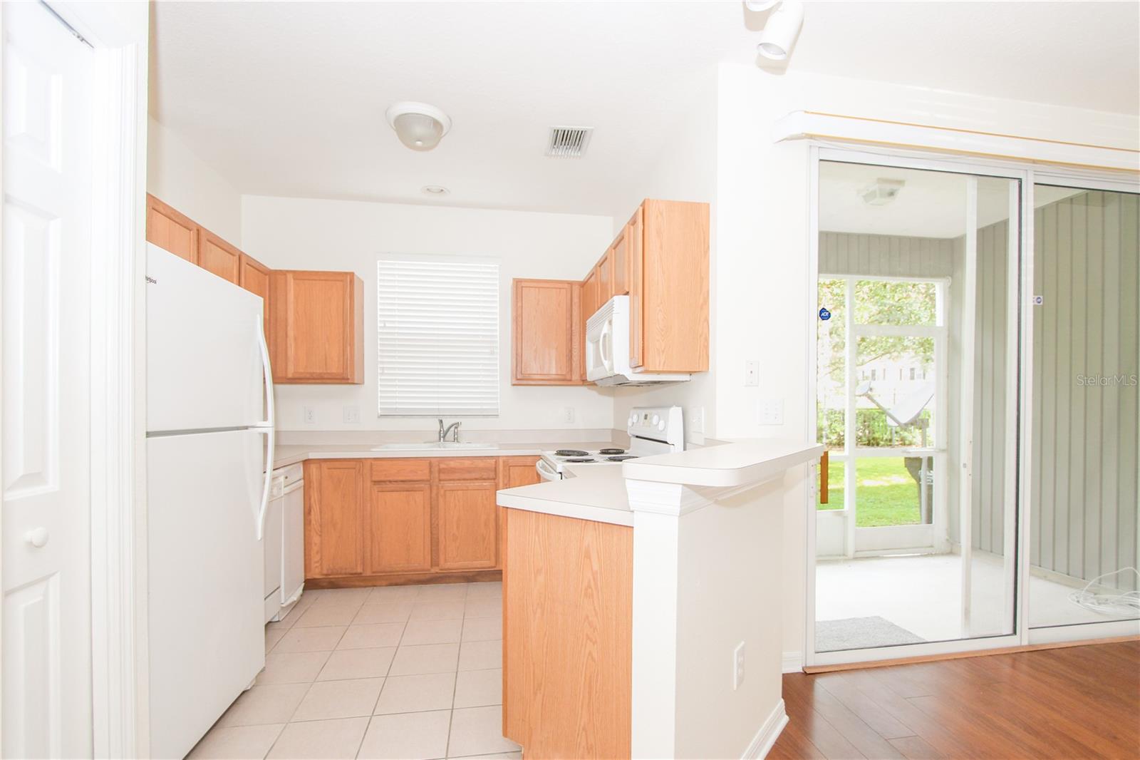 OAK VALLEY TWNHMS - Residential