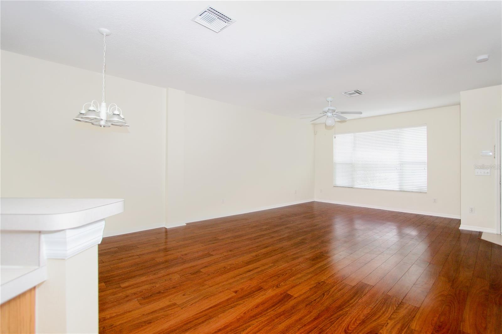 OAK VALLEY TWNHMS - Residential